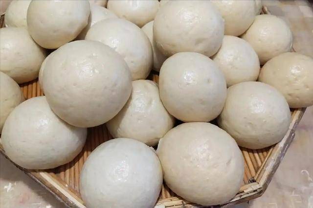 糖尿病不能吃馒头？医生再三劝告：不想病情严重，这些东西少吃