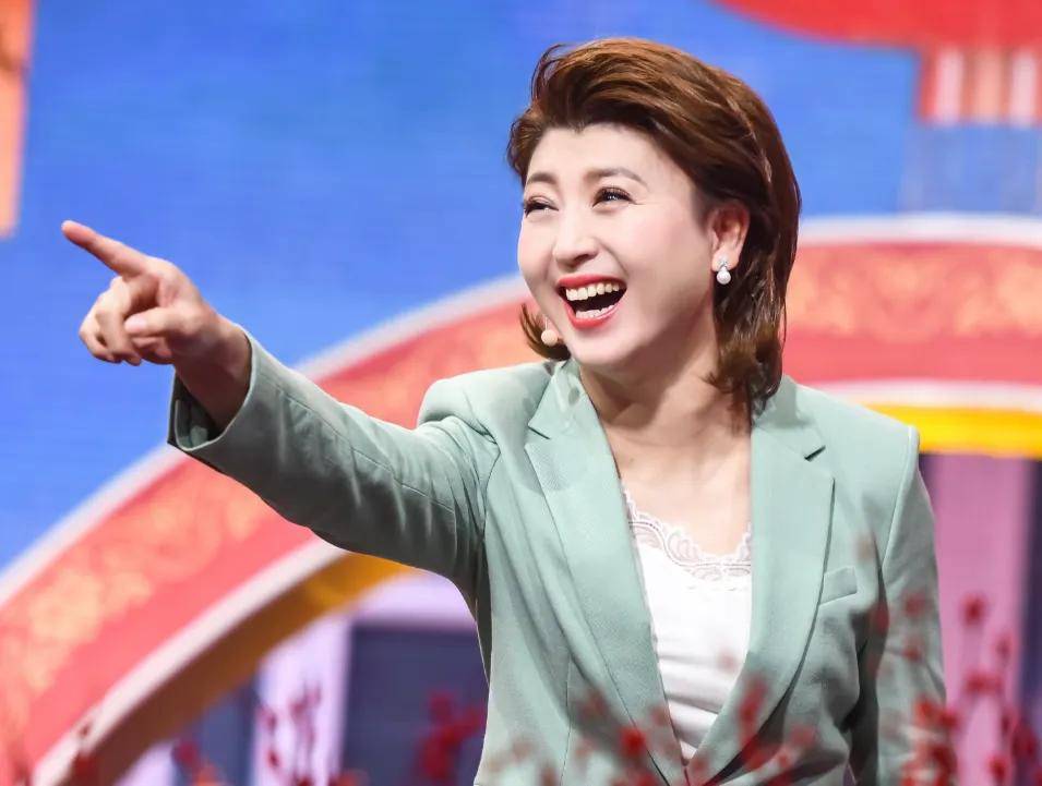 原创            闫学晶毫发无伤？辽宁卫视关评不回应，佐香园官网首页还是闫学晶