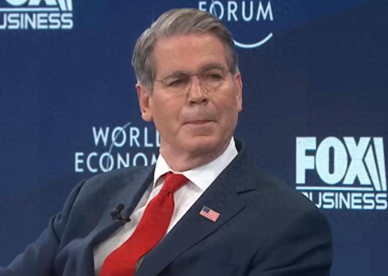 中国区别对待美日，美财长称非常满意，还不忘对日本“补上一刀”