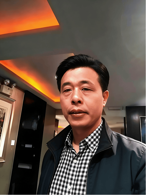 从长江之畔到深耕八桂一一书法陶刻名家方彦