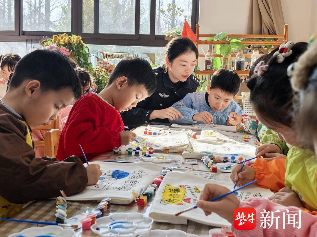 创作反诈绘画，记牢反诈口诀，这堂“警察节互动课”很棒