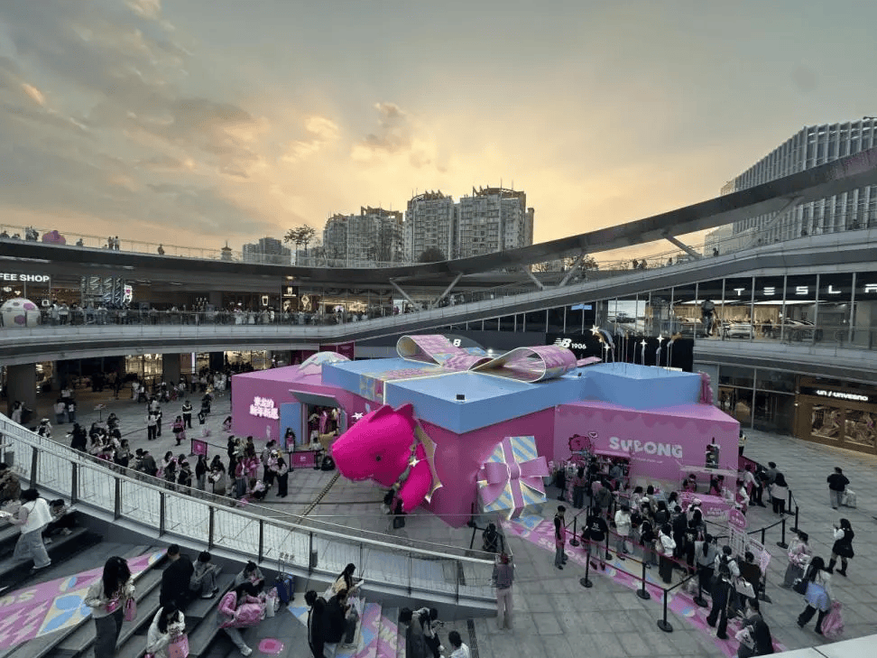 排队数小时，代预约服务炒至200元！明星快闪店席卷广州商圈