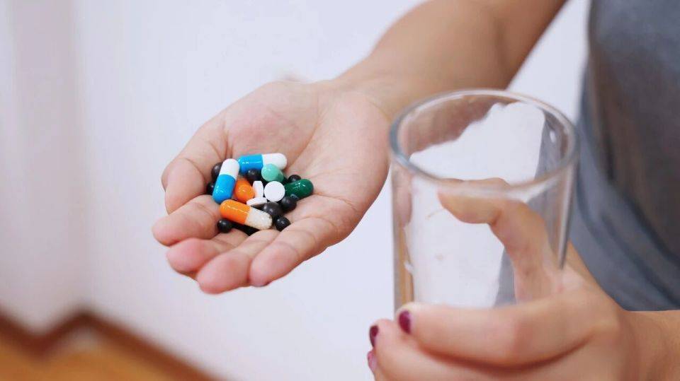 原创            降压药变“夺命药”？58岁男子四肢乏力离世！医生：犯了一个错