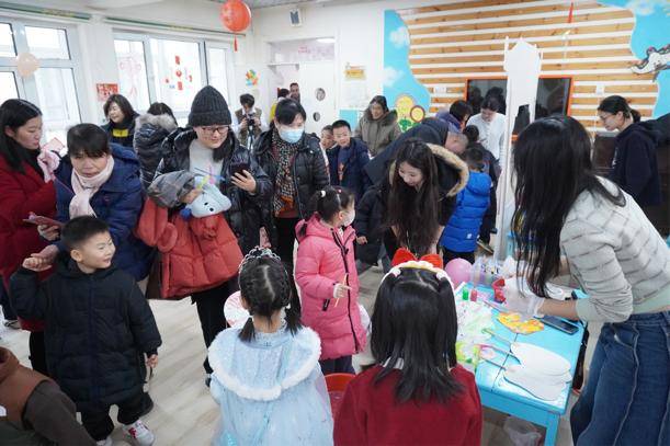 非遗焕彩进校园，美育暖心迎元旦——山师赫尔岑国际艺术学院联动附属幼儿园打造特色元旦游园会