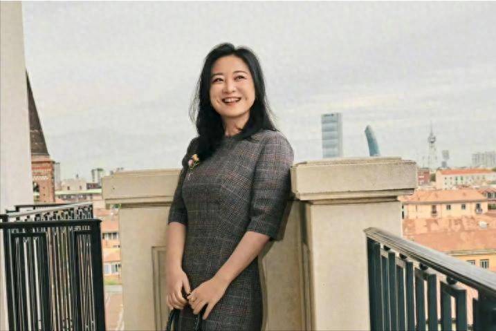 面向变了！暴瘦后退出春晚、解散公司，贾玲近况曝光 下场并不如意