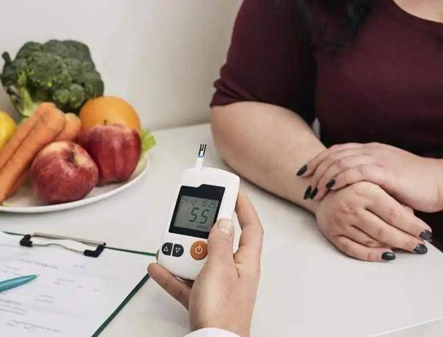 什么样的血糖最危险？从低到高，血糖分别有6个警戒值，牢记在心