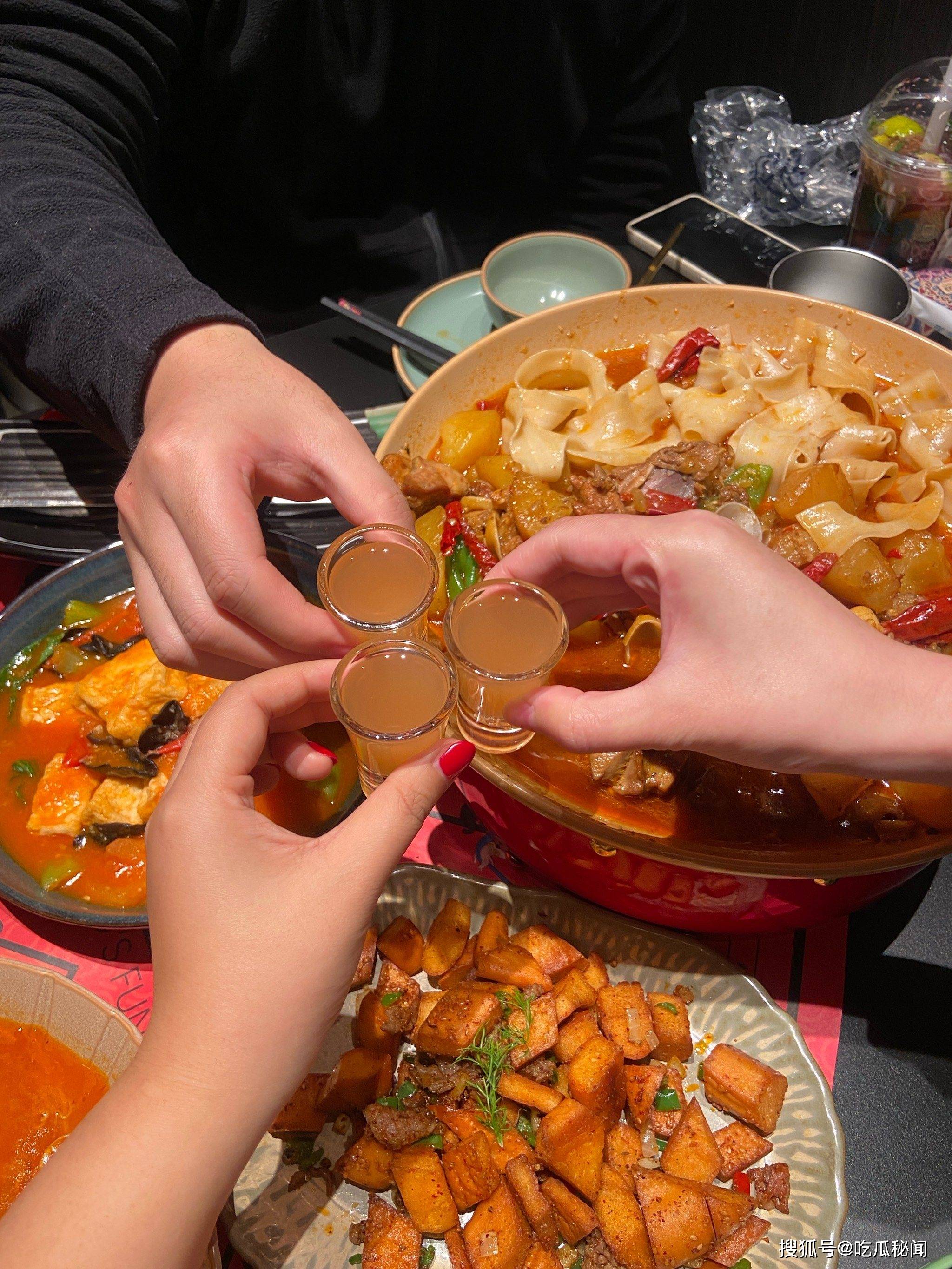 原创            这么多年都误会了？“喝酒吃辣可以祛寒御冷”不科学！