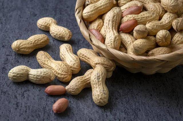 数名肿瘤专家已证实：花生和癌症的关系，最好花点时间看看