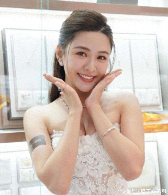 原创            TVB前知名女星减重40磅，黑丝上阵晒瘦身成果，惊艳一众网民