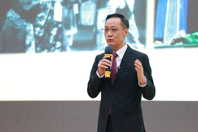 冯远征做客中国科学院大学，与师生共话“艺术人生”