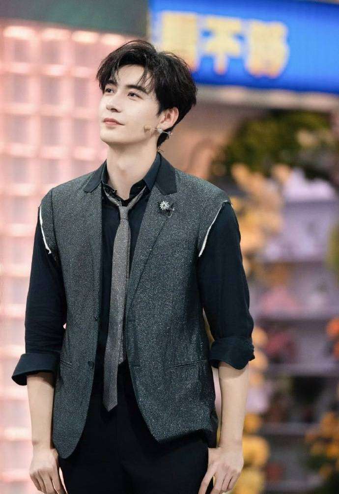 陈星旭秒答热梗封神！《你好星期六》变脸速度比翻书快