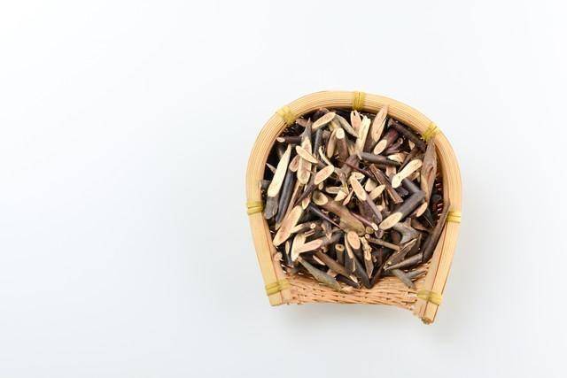 不起眼的桑枝是祛湿通络能手！入肝经利关节，常用它调理这几种病