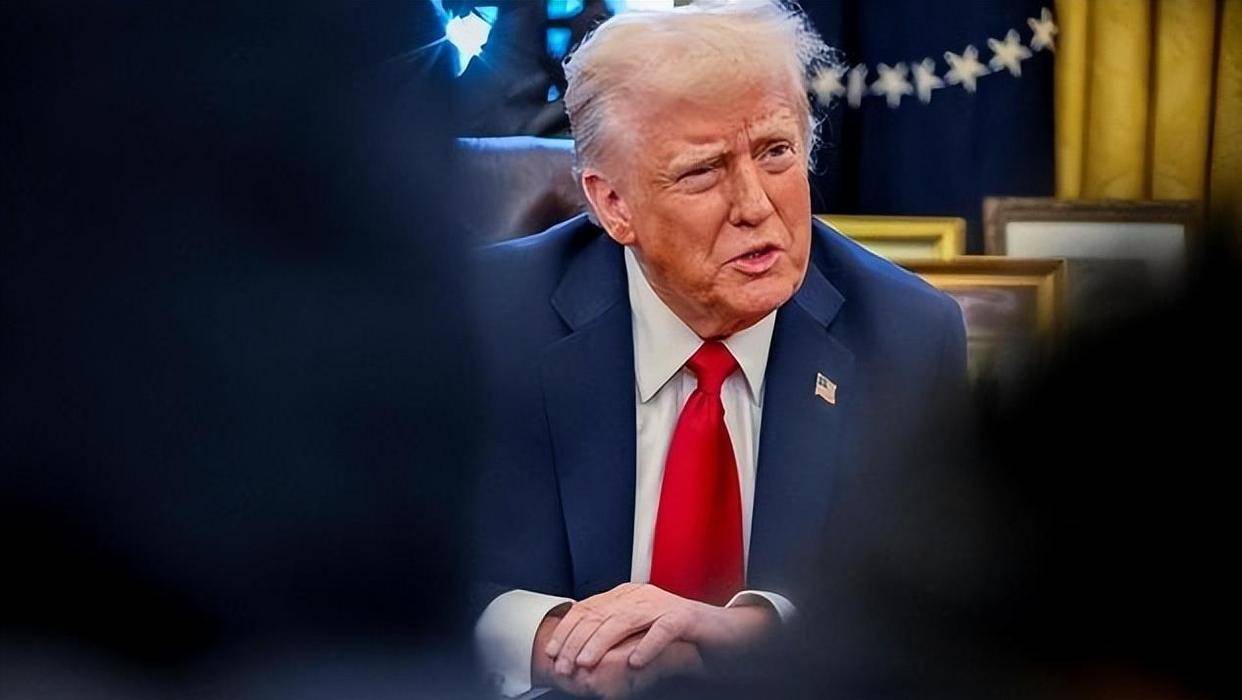 为访华铺路？特朗普撤回对我们停令，李显龙：中美的紧张局势将持续，白宫那场闭门会议，高官们突然集体失语了