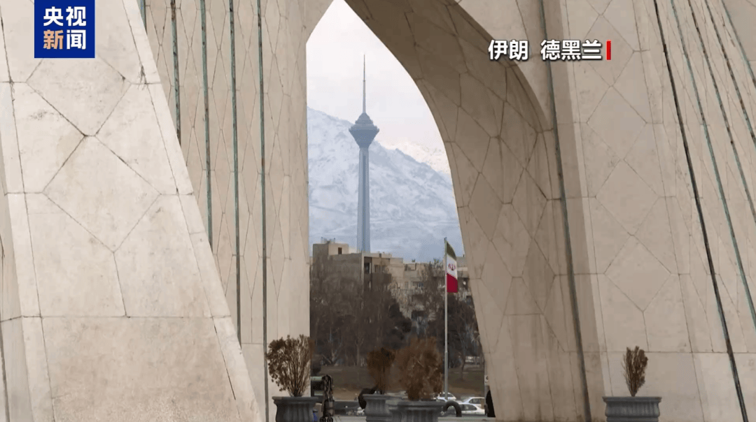 伊朗总统愿与抗议团体会面，特朗普被曝正考虑多个干涉方案，包括宣布向中东派遣航母战斗群、发动网络攻击和信息战等