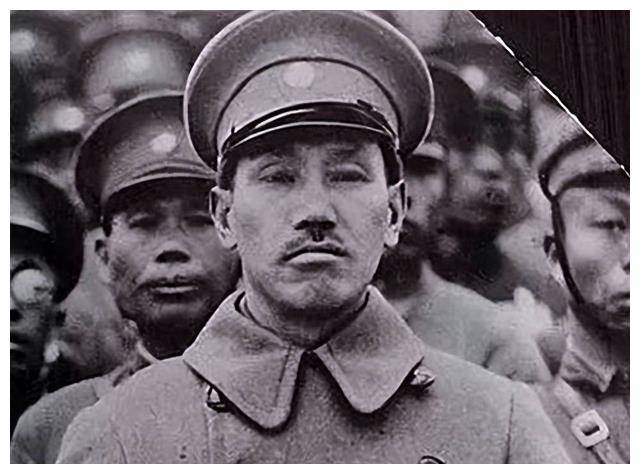 原创            堂堂师长叛变投降国民党，1949年又宣布起义，最终下场如何？