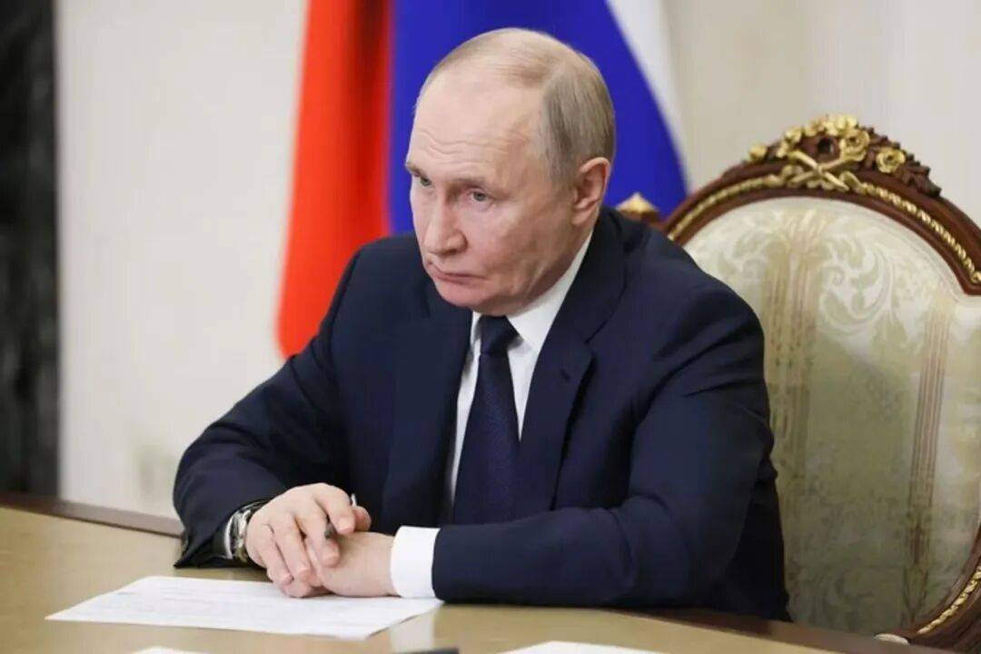 白俄罗斯总统：普京驳回打击基辅“决策中心”提议，俄罗斯能力有打击泽连斯基某一官邸