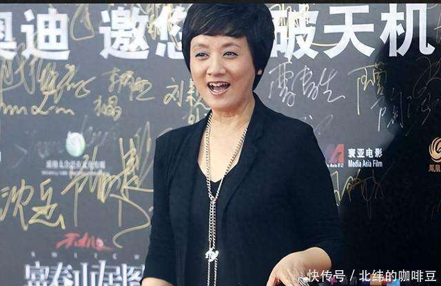 原创            邓婕：离婚协议成心中隐痛，继子不争气，养女越来越像张国立