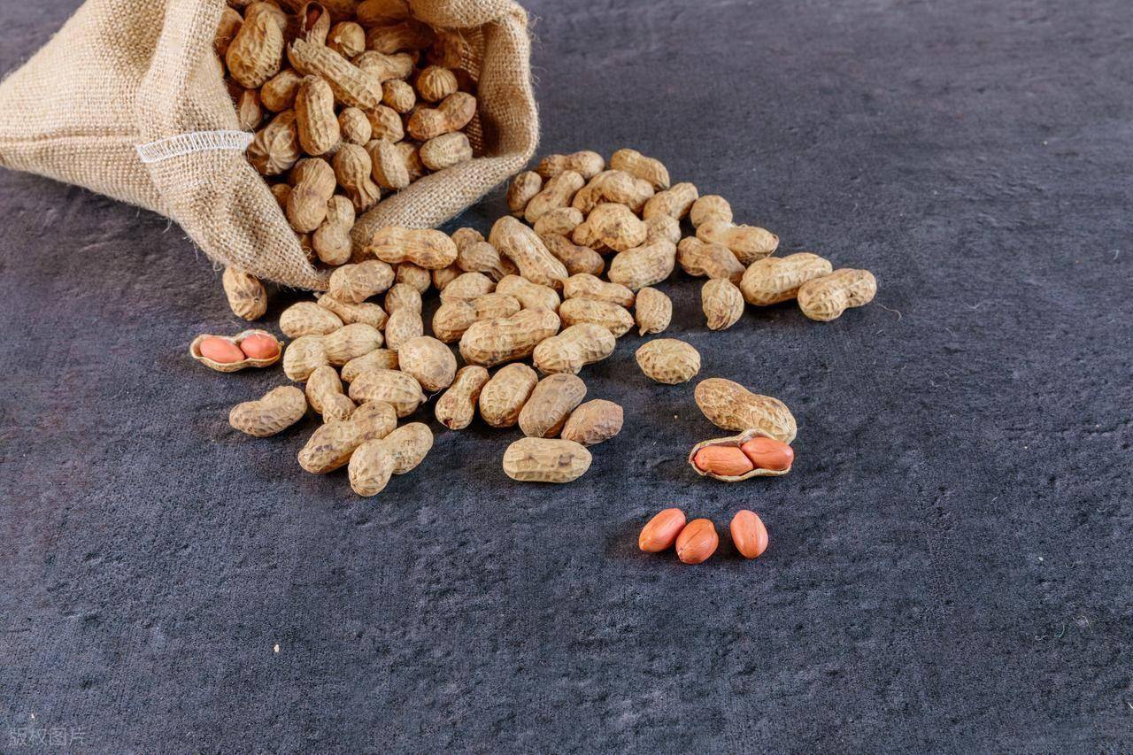 发现：爱吃花生的人，糖尿病、冠心病、全因死亡率，比同龄人低？