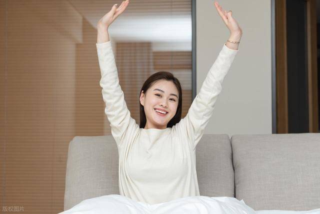 减肥的人，早起后坚持这几件小事，4周掉秤6-8斤