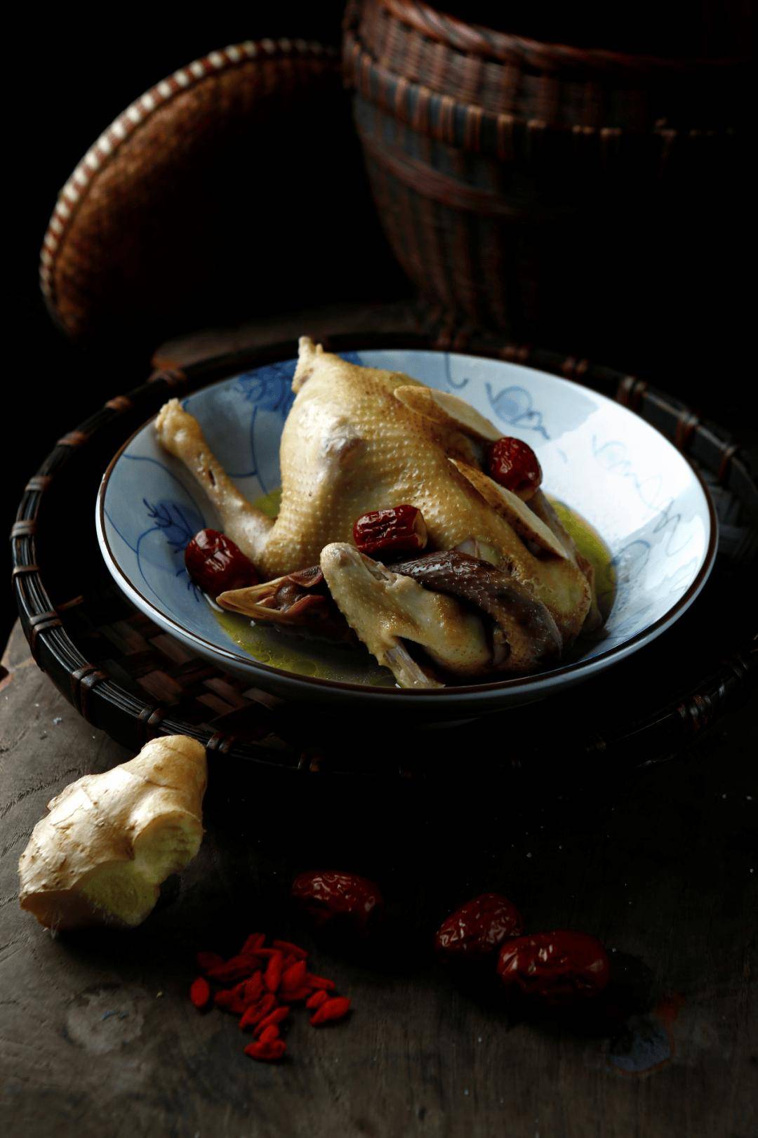 每日一膳｜黄芪红枣塞进鸡，清蒸出锅满屋香～广东省中医院杨志敏教授推荐