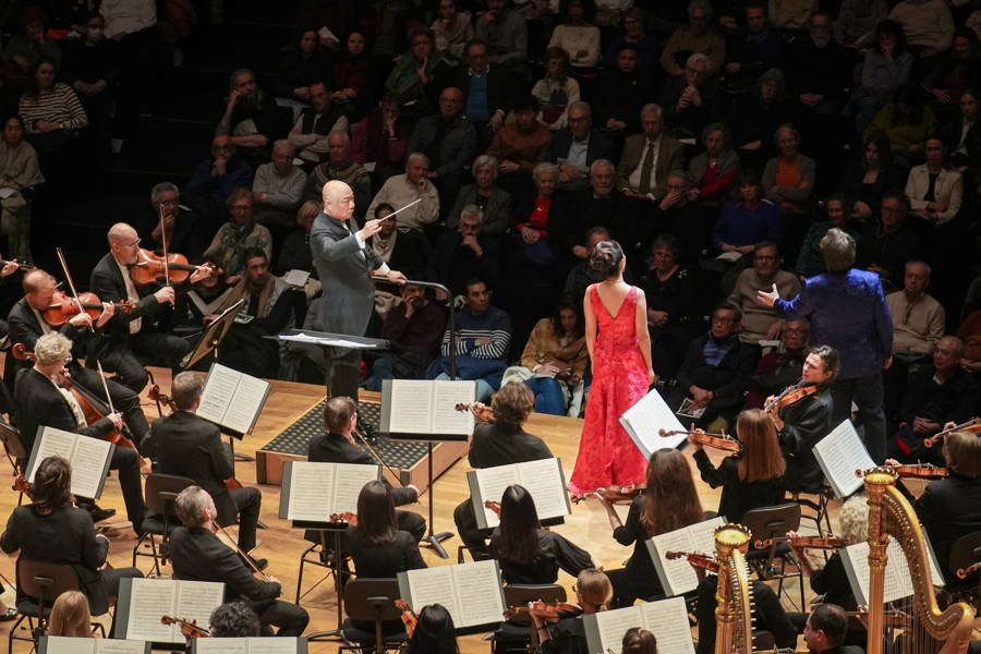许忠执棒近400人巴黎管弦乐团及合唱团，中法艺术家共谱“爱的咏叹调”