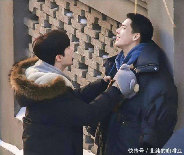 原创            内娱兄弟名场面升级！范丞丞综艺神操作，差点把屁股怼王安宇脸上