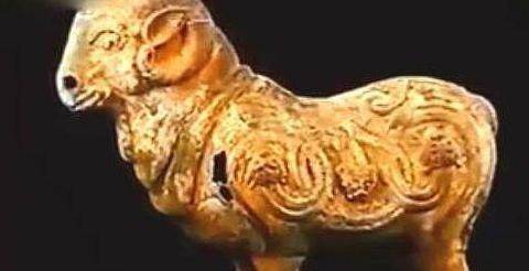 大爷带羊羔鉴宝，为收藏卖了四套房，专家：您老先站稳！