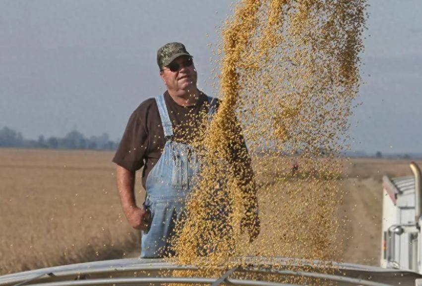 中方买下1200万吨大豆，美财长公开摊牌，中国再也买不到委石油了