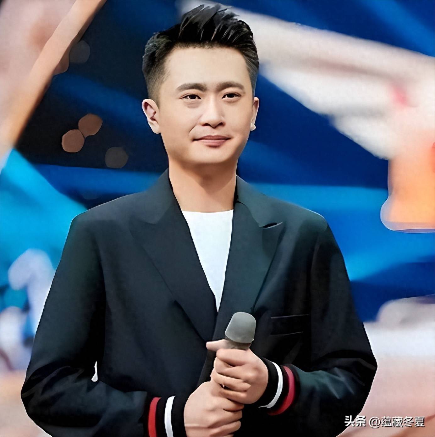 44岁“央视名嘴”杨帆，已悄悄脱离主持人标签，走上另一条大道