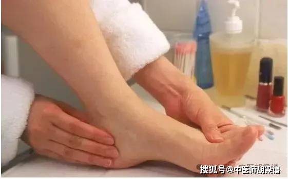 银屑病患者为何多伴有下肢冰冷，中医认为有何辨证意义