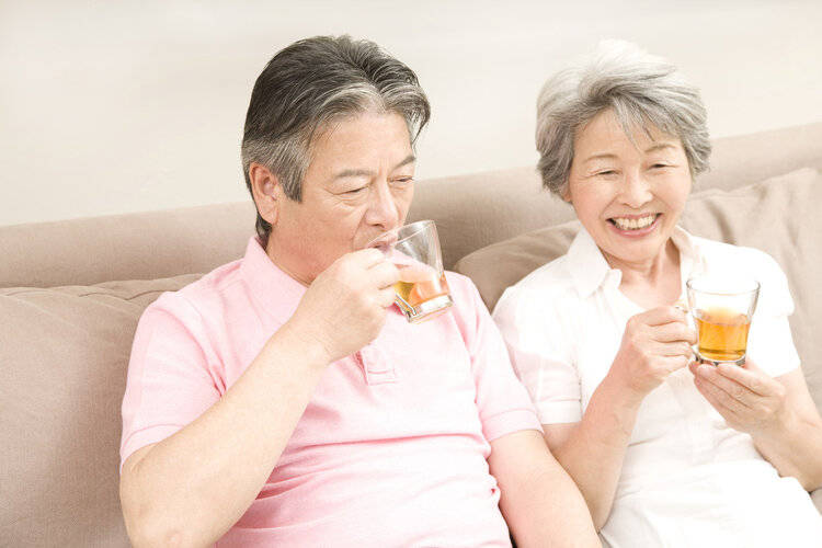 原创            一万人中有多少能活到退休？研究：年过65，做好5件事或能长寿