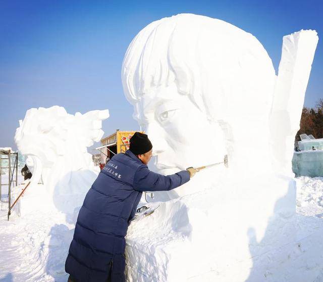 至刀为笔，写尽北国神韵！长春国际冰雪雕大赛开启冬日艺术狂欢