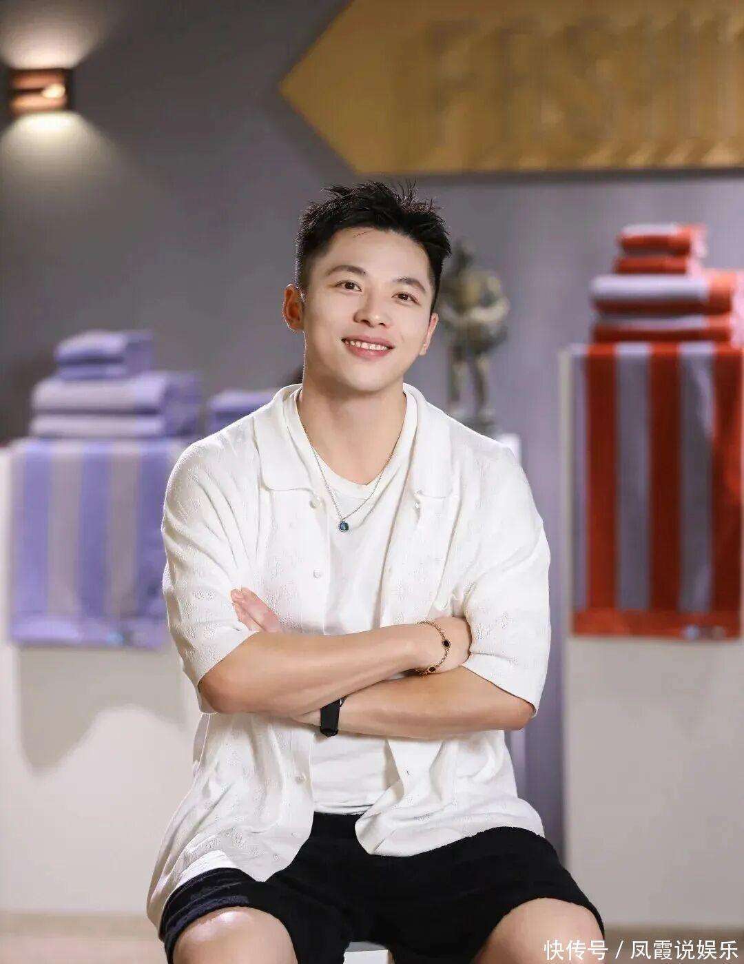 再度被洁丽雅CEO石晶的风采折服！好消息是他依旧单身！