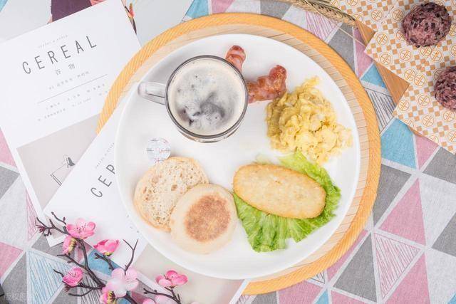 52岁男子因糖尿病送医院，呼吁：四种早餐尽量停用，别再贪吃了