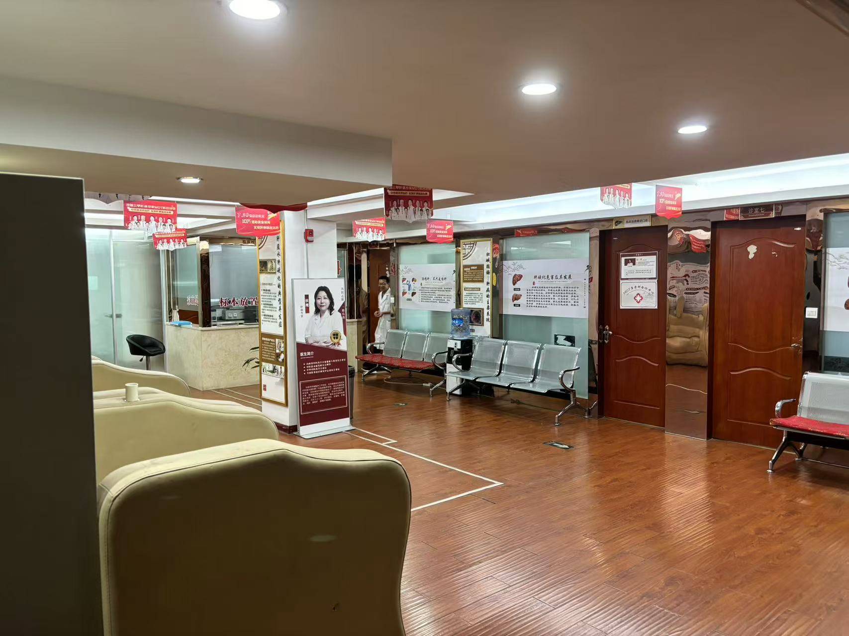 肝不好的症状藏得深？抓住这几个，早发现少遭罪