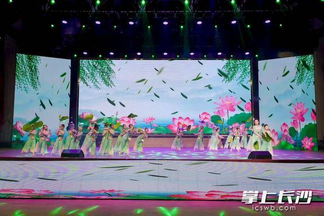 原创说唱融合科技，湘超明星回校赠球，这场校园艺术节“燃”爆了！