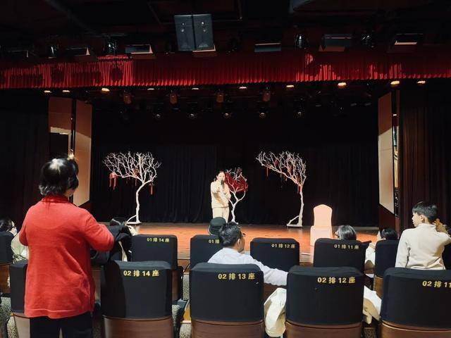 东城演艺新空间“花式整活”！艺术狂欢嗨不停——