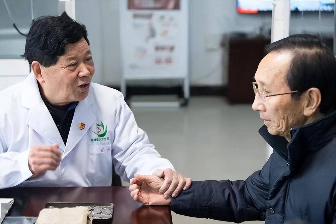 糖尿病不怕馒头、米饭，更不怕果类，真正怕的是这4样东西！