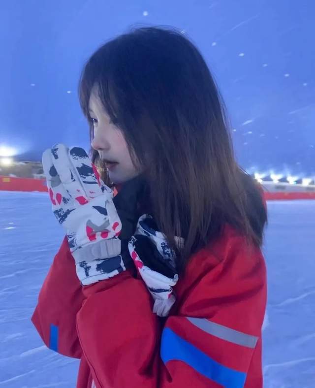 原创            曝贵州女孩王煜萱去世，年仅18岁，好友目睹过程，疑因恋情遭网暴