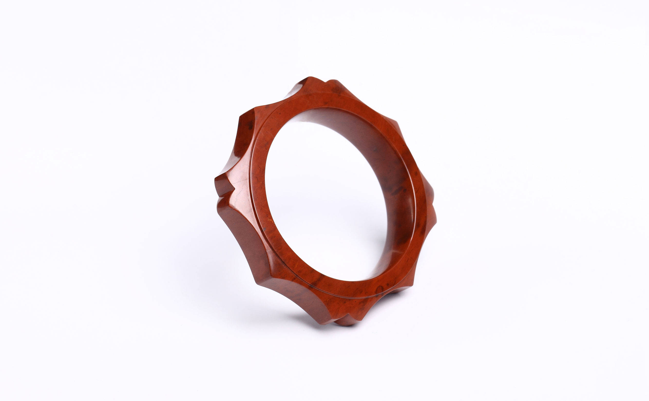 细聊玛瑙手镯定制公司，靠谱的推荐有哪些