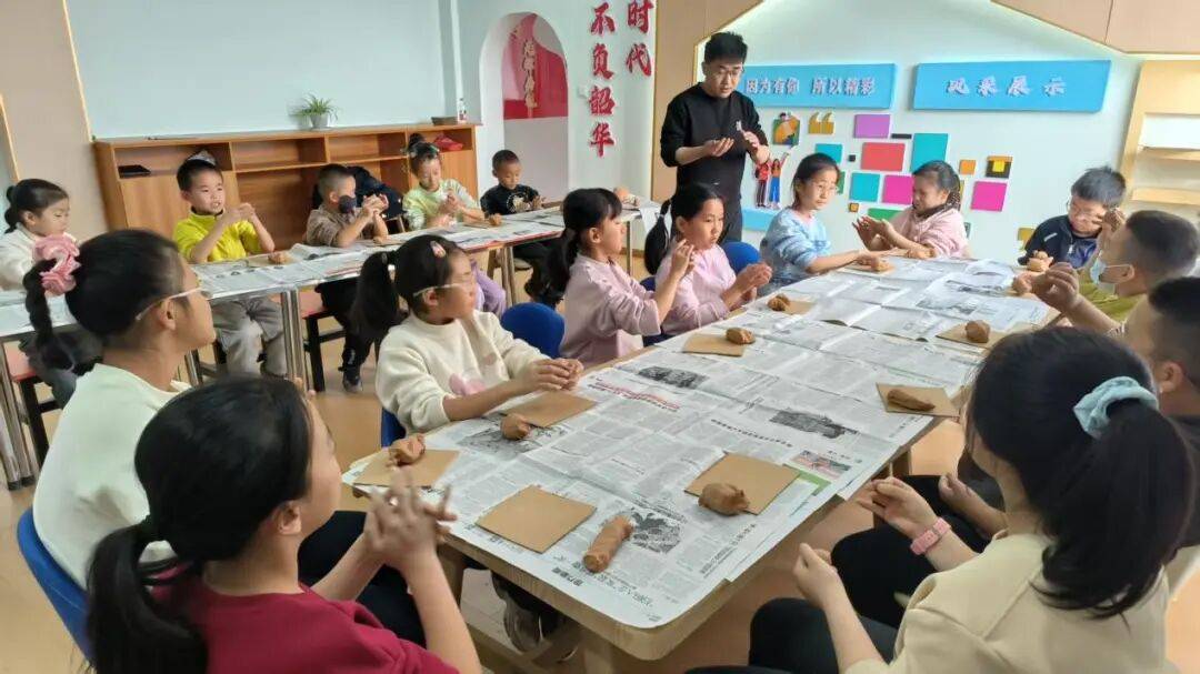 “泥”我同行，共创非凡——团市委举办青少年陶艺体验活动