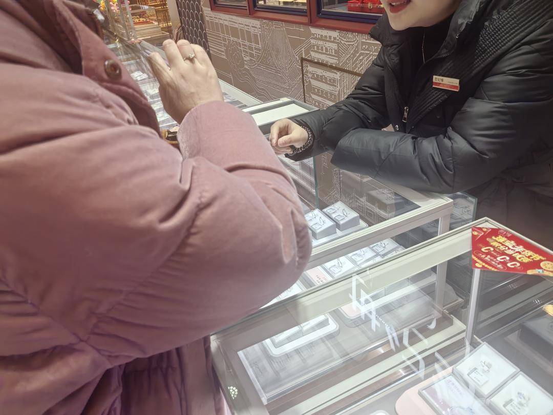 果然财经|天然钻石大降价，买钻戒便宜了吗？记者实探