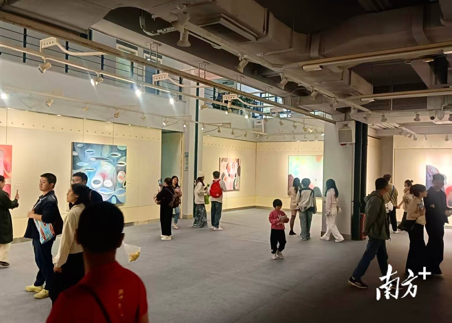 烟洲中学美术科组长贺锋作品亮相当代艺术展