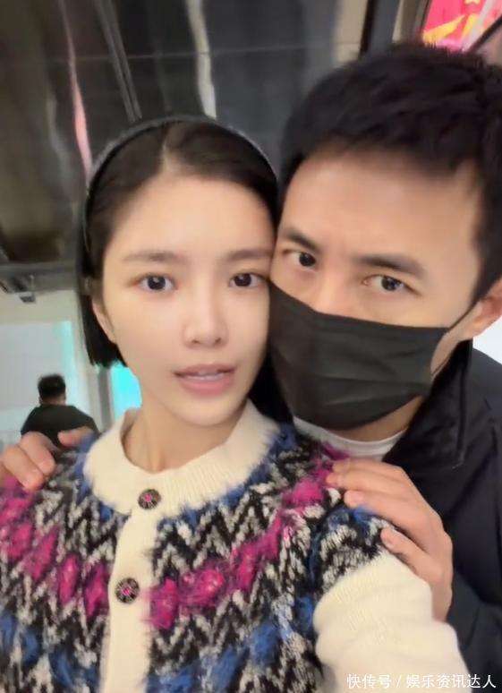 原创            王灿晒年夜饭，公公杜志国陪孙女玩，婆婆也在，一家6口一起过年