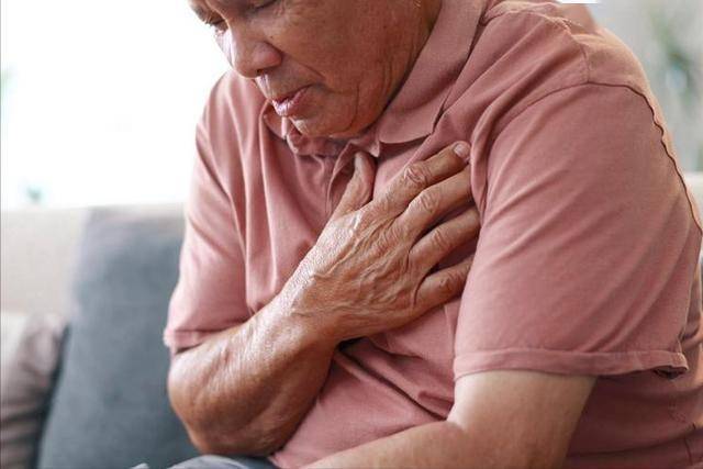 医生含泪忠告：动过心脏支架的人，这5事别再干了！后果承担不起