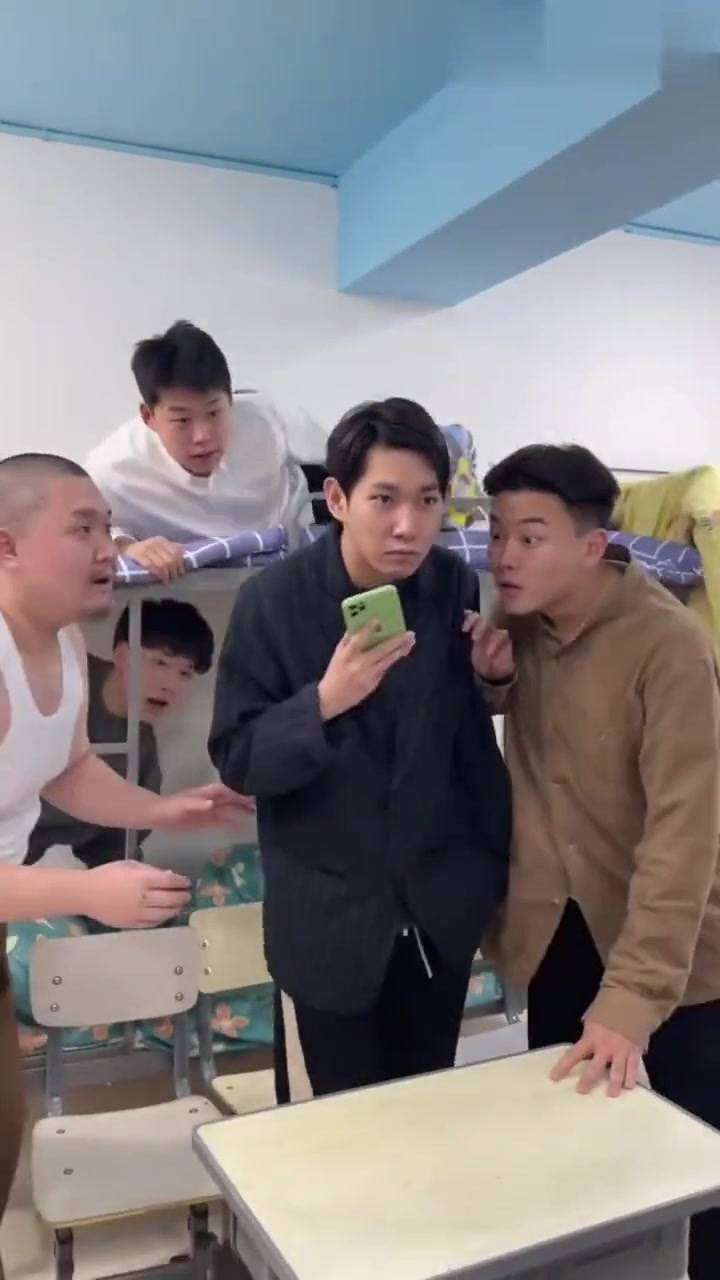 原创            预判型萌娃横空出世！李宗恒儿子提前猜中综艺套路，节目组紧急改剧本