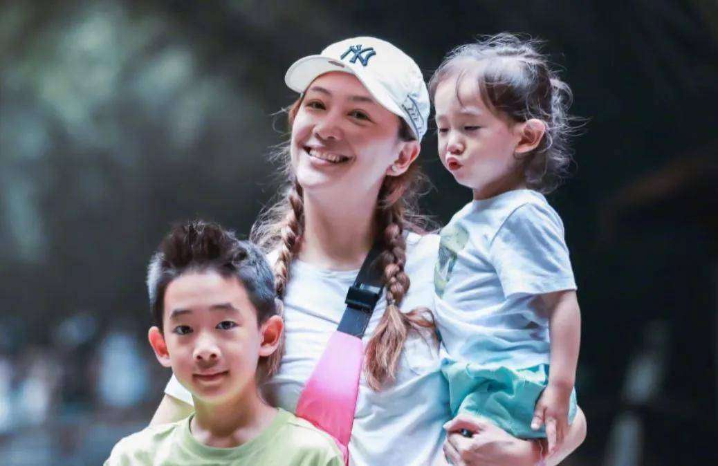 原创            应采儿的非典型严母哲学：孩子犯错时，这3句话比批评更有用