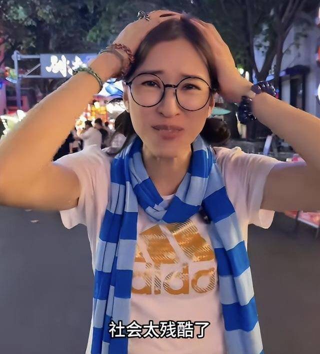 突发！TVB离巢女星再度宣布隐退，曾直播卖鸡爪翻红获关注