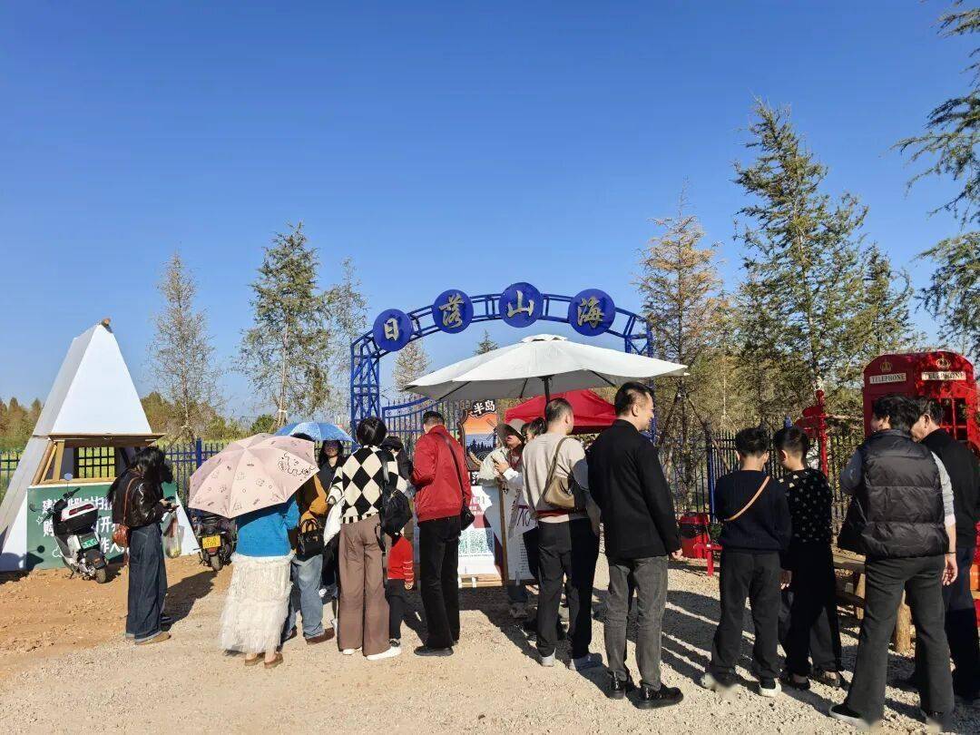 火了！春节新晋顶流！滇池边藏着一片“日落山海”，美成油画