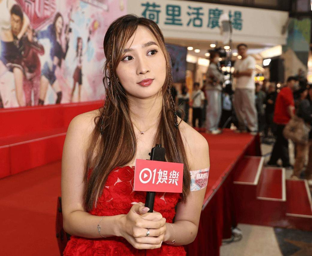 TVB小花人设翻车后现身！自爆绯闻男友降级回朋友！后悔曾说母胎单身！